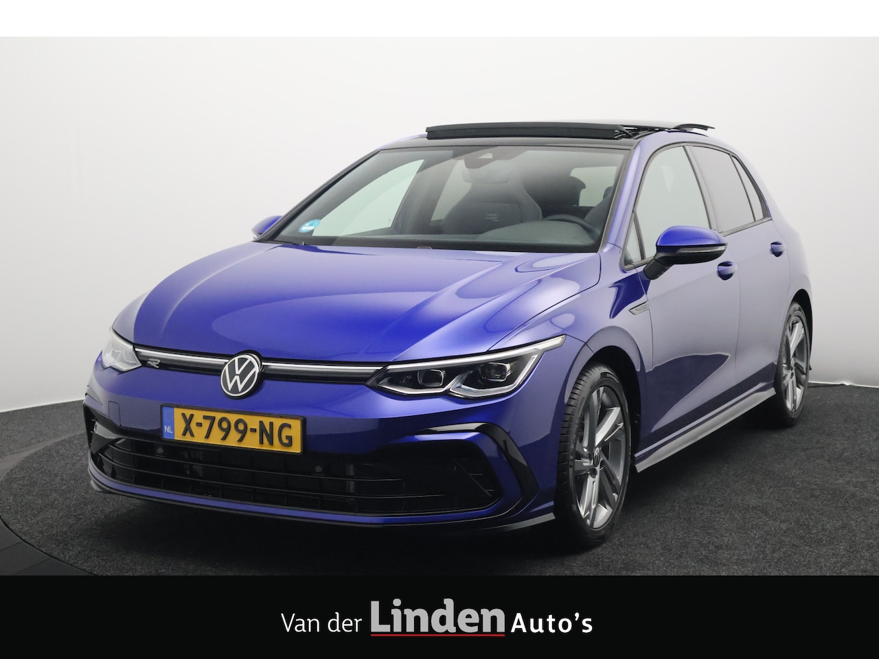 Volkswagen Golf - 1.5 eTSI R-Line Business | Panoramadak | Camera | Wegklapbare Trekhaak - AutoWereld.nl