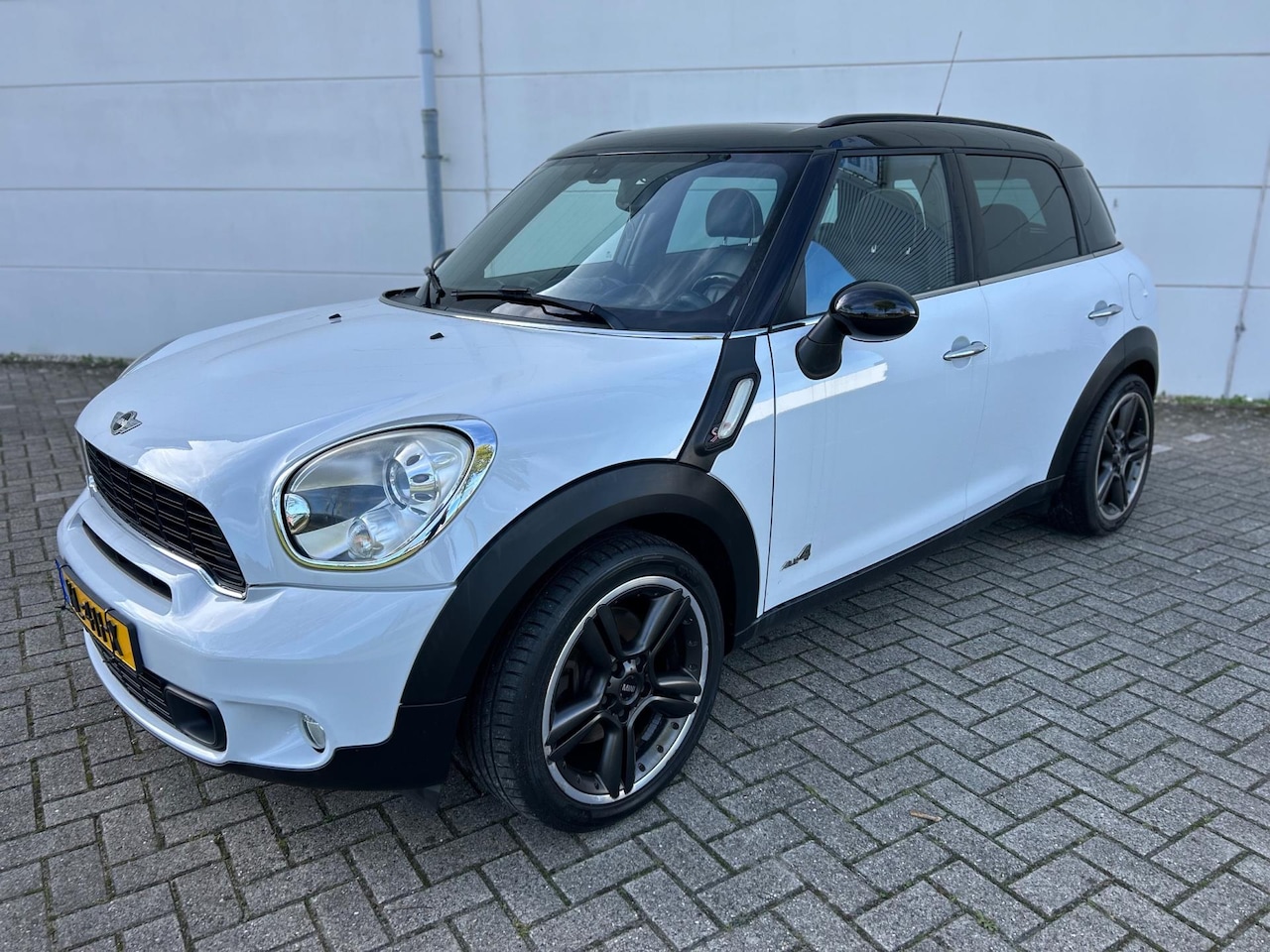 MINI Countryman - Mini 1.6 Cooper S ALL4 Pano Stoelverwarming Navi Lederen bekleding Harman kardon - AutoWereld.nl