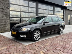Skoda Octavia Combi - 1.2 TSI Greentech Style | Trekhaak | PDC | Navi | Clima | Cruise |