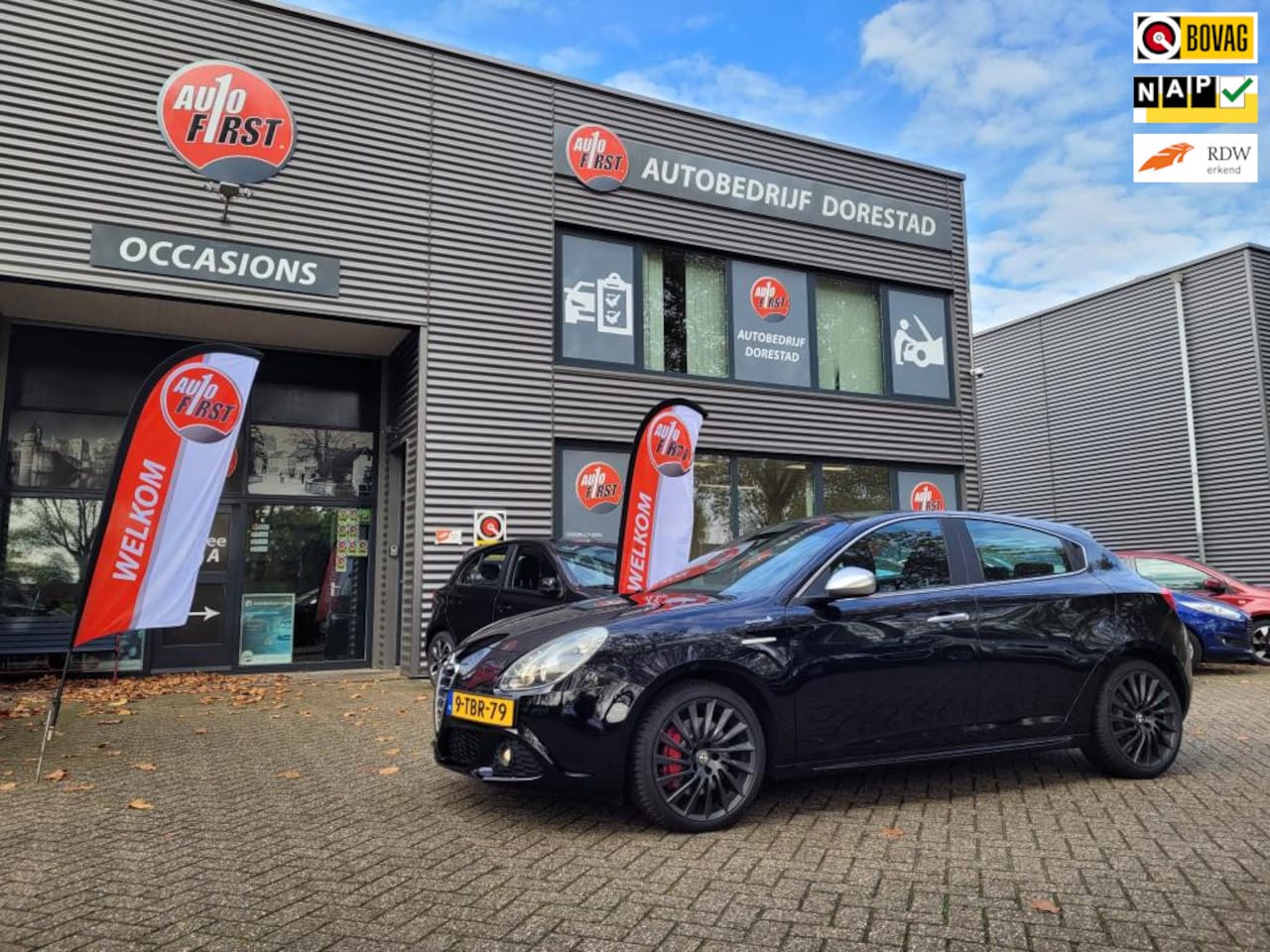 Alfa Romeo Giulietta - 1.4 T Distinctive | Automaat | Sportiva | Zwarte hemel | Brembo| Navigatie| 4x nw Michelin - AutoWereld.nl
