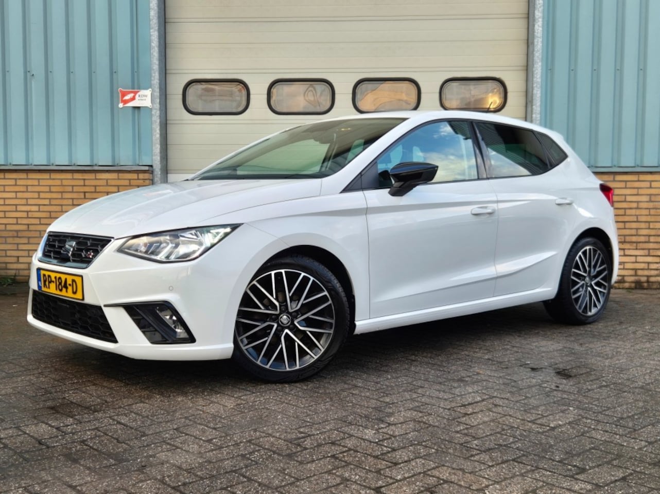 SEAT Ibiza - FR Business Intense - AutoWereld.nl