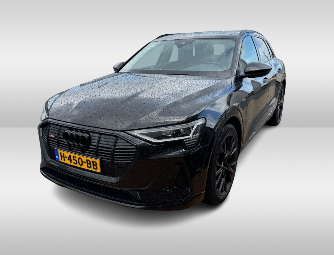 Audi e-tron - e-tron 50 quattro Launch edition Black 71 kWh / Panoramadak / 20'' / Luchtvering / Parkeer - AutoWereld.nl