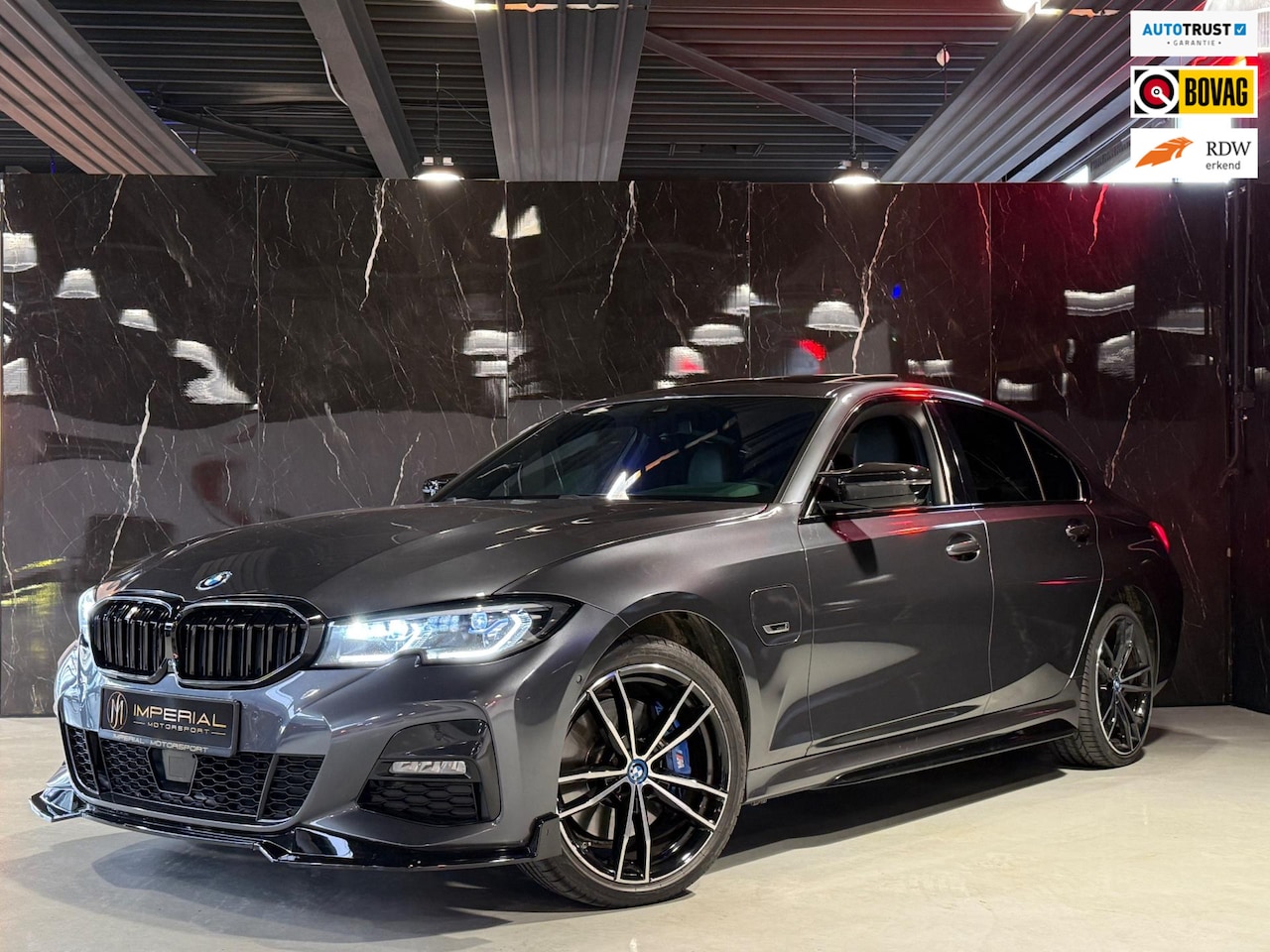 BMW 3-serie - 330e xDrive High Executive M-Package |HUD|Carbon|Pano - AutoWereld.nl