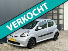 Toyota Aygo - 1.0-12V + Automaat | 5-deurs | Apk 22-10-2026 |