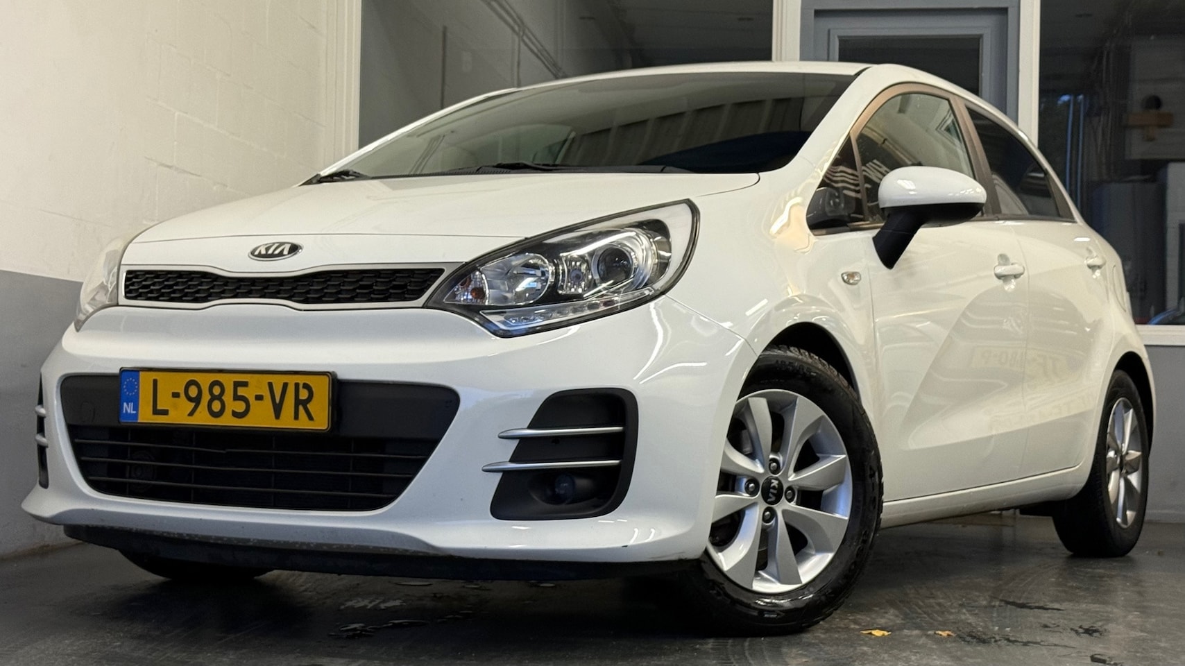 Kia Rio - 1.2 CVVT ComfortLine|APK08-26|FaceliftModel|Cruise|Bluetooth|5Deurs|Airco - AutoWereld.nl