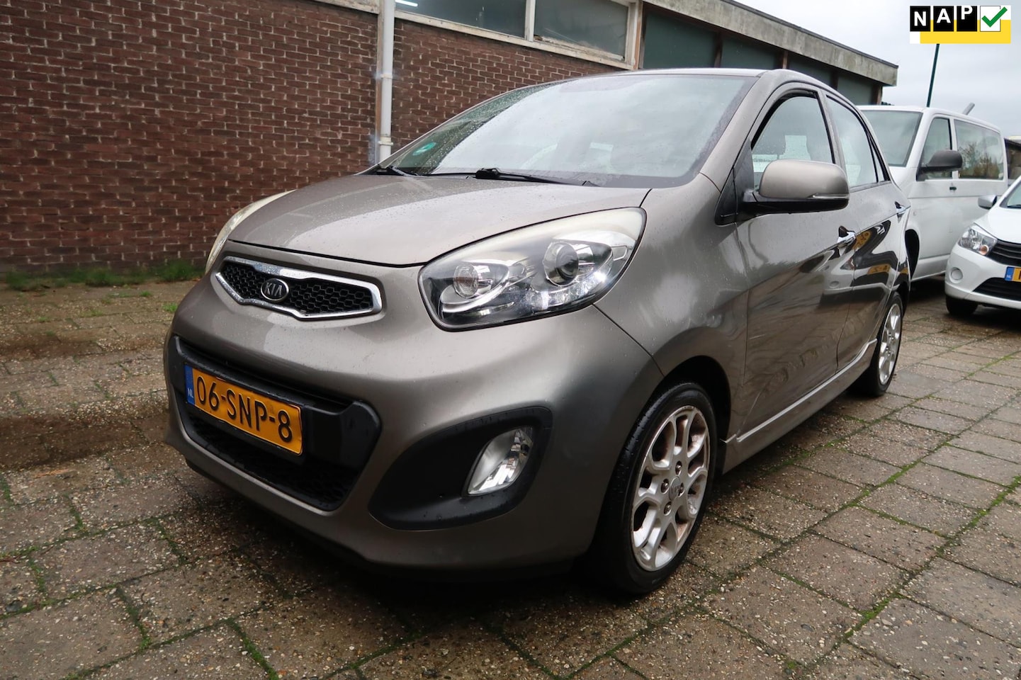 Kia Picanto - 1.2 CVVT Comfort Pack 1.2 CVVT Comfort Pack - AutoWereld.nl