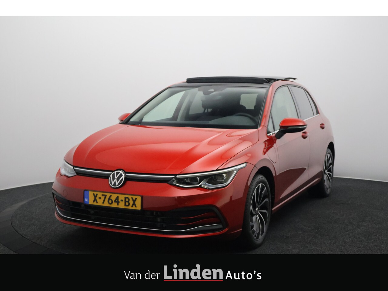 Volkswagen Golf - 1.4 eHybrid Style | Panoramadak | IQ Light | Stoel/Stuurverwarming | Camera - AutoWereld.nl