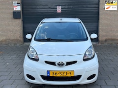 Toyota Aygo - 1.0-12V Comfort Navigator Apk Airco Navi Elektrisch pakket