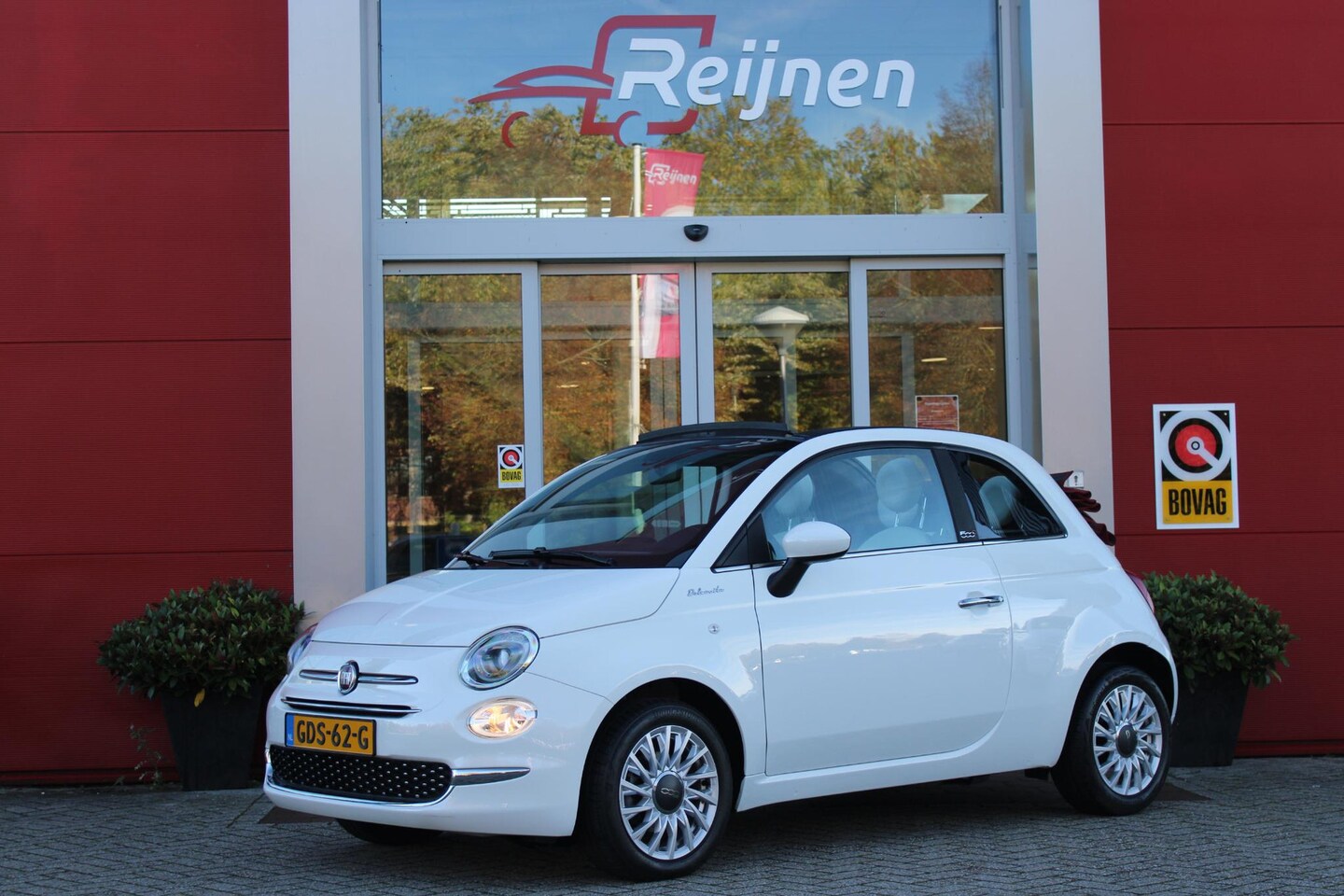 Fiat 500 - 1.0 72PK HYbrid DOLCEVITA CABRIO | ELEKRISCH BEDIENBAAR CABRIODAK | CLIMATE CONTROL | DAB+ - AutoWereld.nl