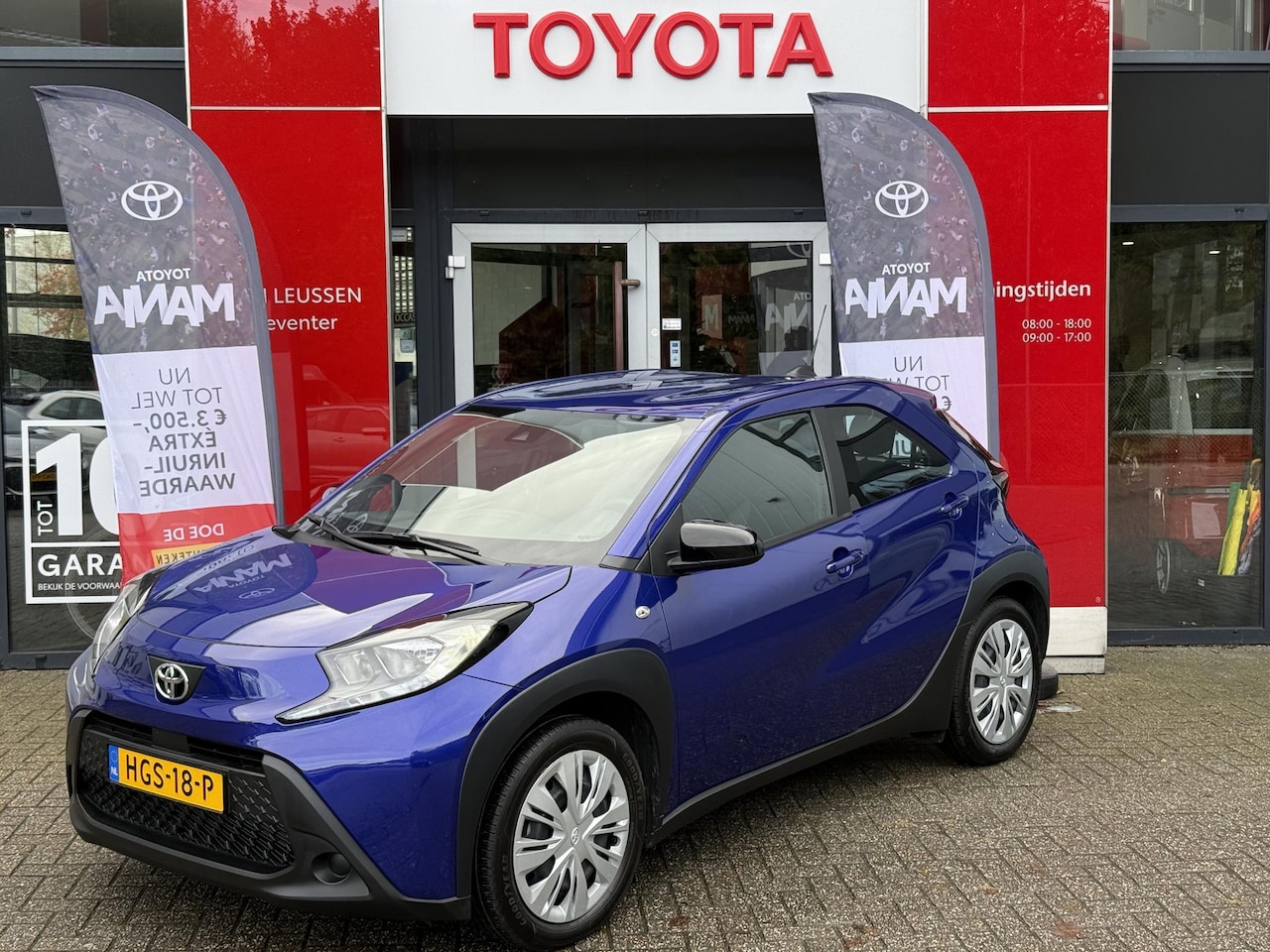 Toyota Aygo X - 1.0 VVT-i MT Play NL-AUTO APPLE/ANDROID AUTO CAMERA ADP CRUISE CNTRL AIRCO - AutoWereld.nl