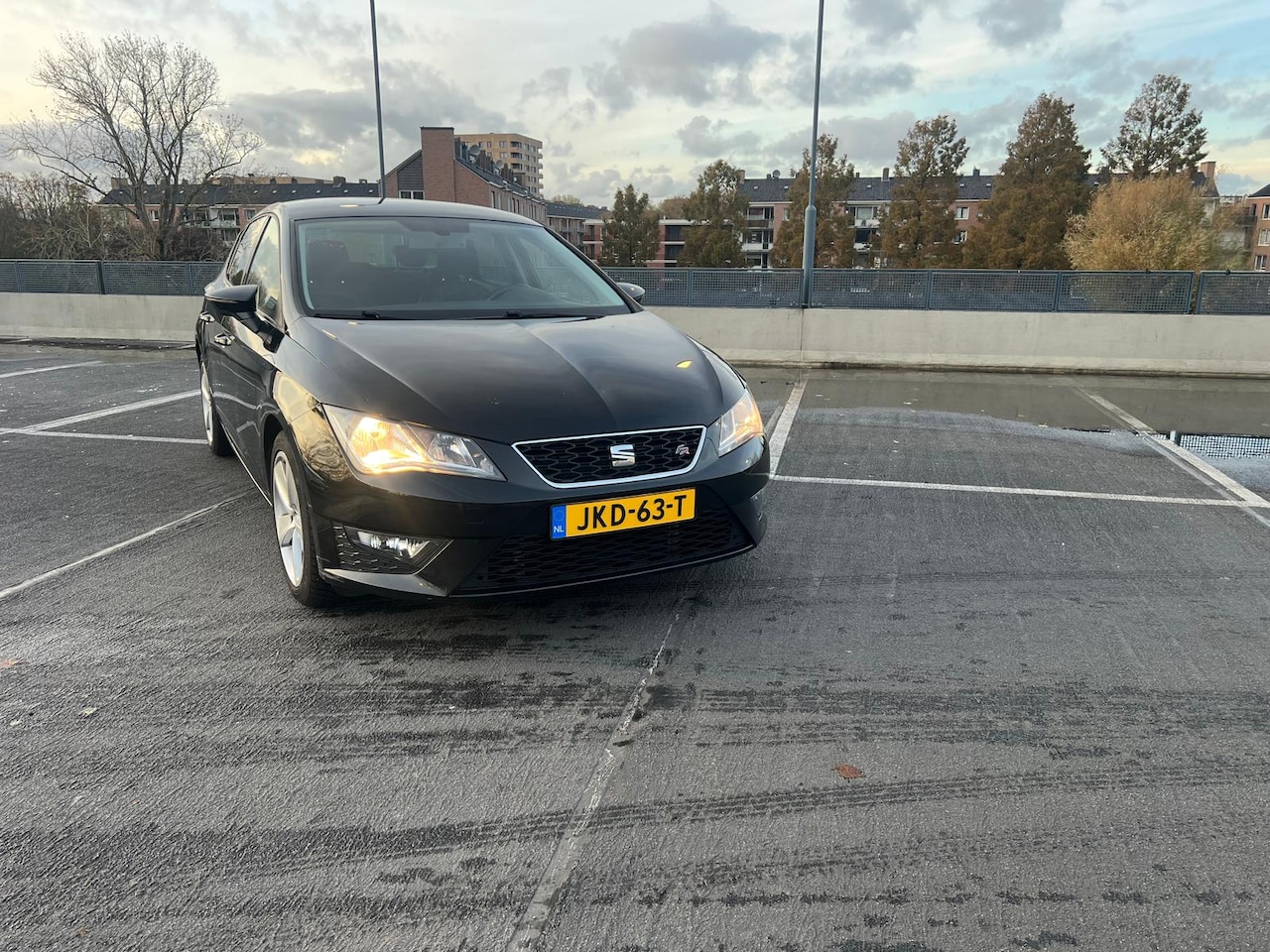 SEAT Leon ST - 2.0 TDI FR Business Intense Nieuwe apk / eerste eigenaar - AutoWereld.nl