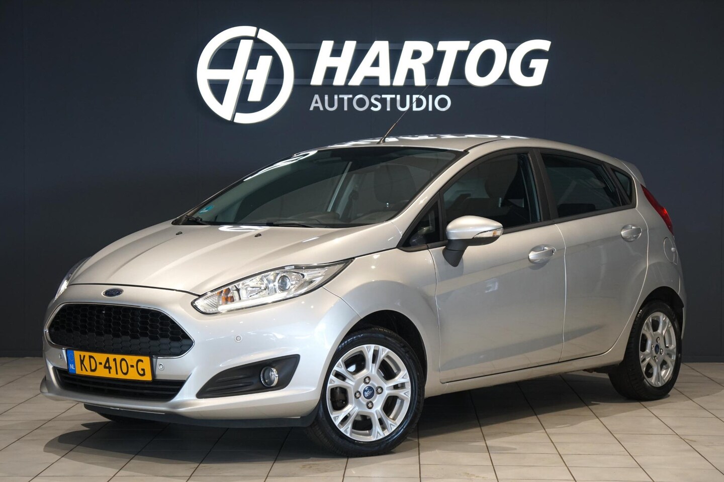 Ford Fiesta - 1.0 Style Ultimate + DEALER ONDERHOUDEN / SENSOREN / NAVIGATIE - AutoWereld.nl