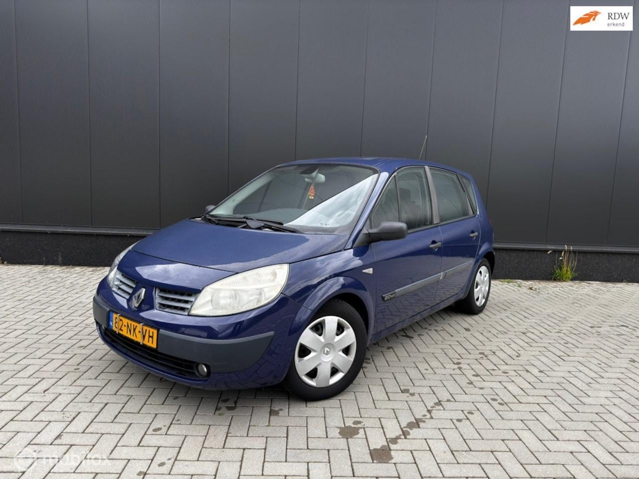 Renault Scénic - 2.0-16V Authentique Comfort 2.0-16V Authentique Comfort - AutoWereld.nl