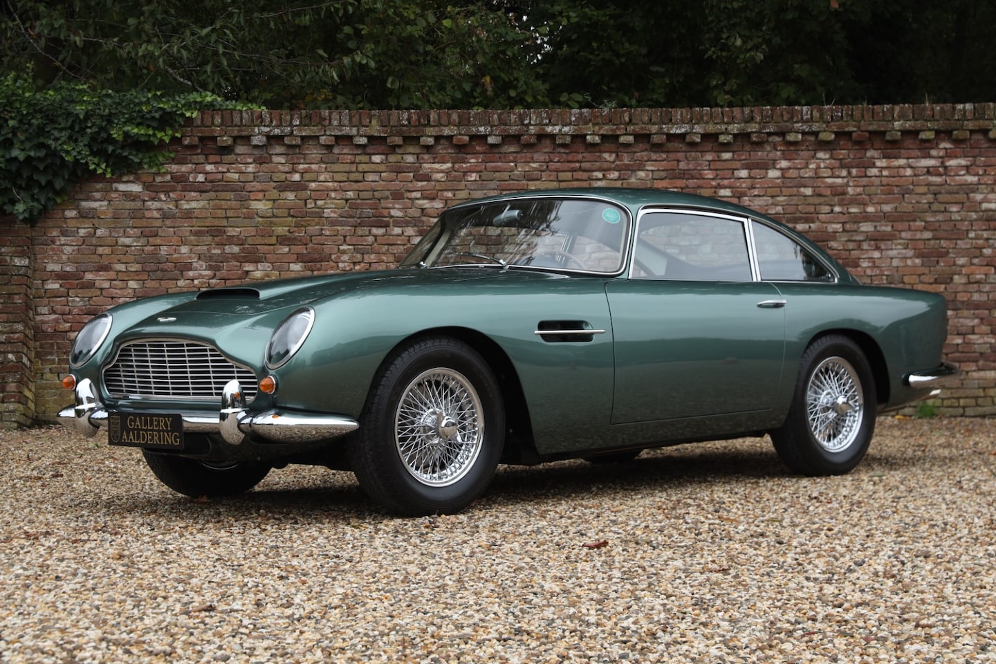 Aston Martin DB4 - Series 4 Vantage LHD "One of 14 built" This Car Qualifies for 0% Import Tariffs in the USA - AutoWereld.nl