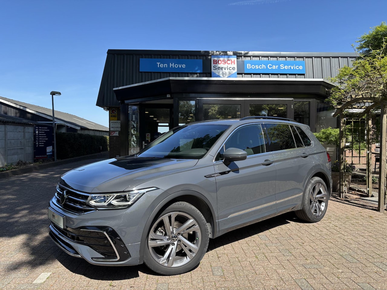 Volkswagen Tiguan - 1.5 TSI DSG R-line Business navi acc - AutoWereld.nl
