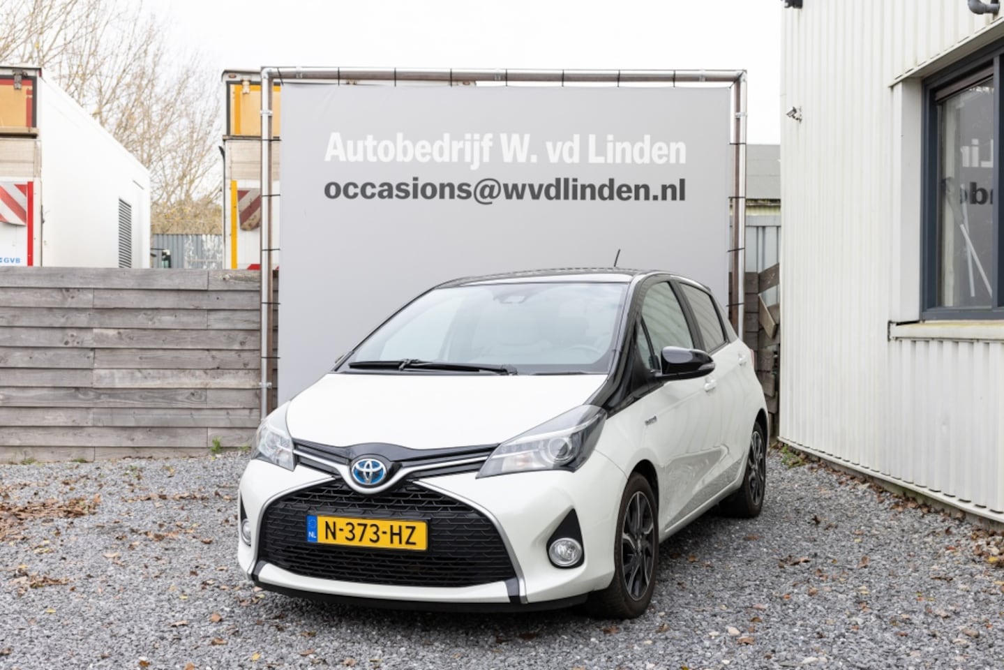 Toyota Yaris - 1.5 Hybrid VolcanoEd - AutoWereld.nl