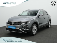 Volkswagen T-Roc - 1.5 TSI 150 pk DSG Life Edition | Achteruitrijcamera | Navigatie | Adaptive Cruise