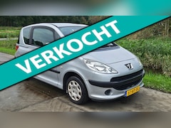 Peugeot 1007 - 1.4 Urban