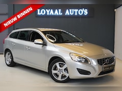 Volvo V60 - 1.6 T4 Summum | AUT | CRUISE | AIRCO | XENON | STOELVERW. | APK