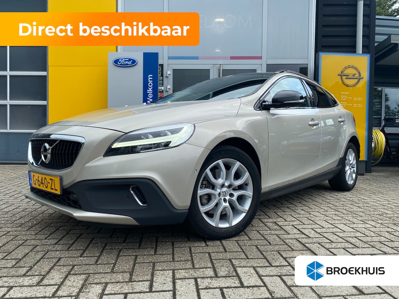 Volvo V40 Cross Country - T3 Polar+ Luxury | STANDKACHEL| STOELVERWARMING| LEDER| CAMERA| HARMAN/KARDON| DAB| PANORA - AutoWereld.nl