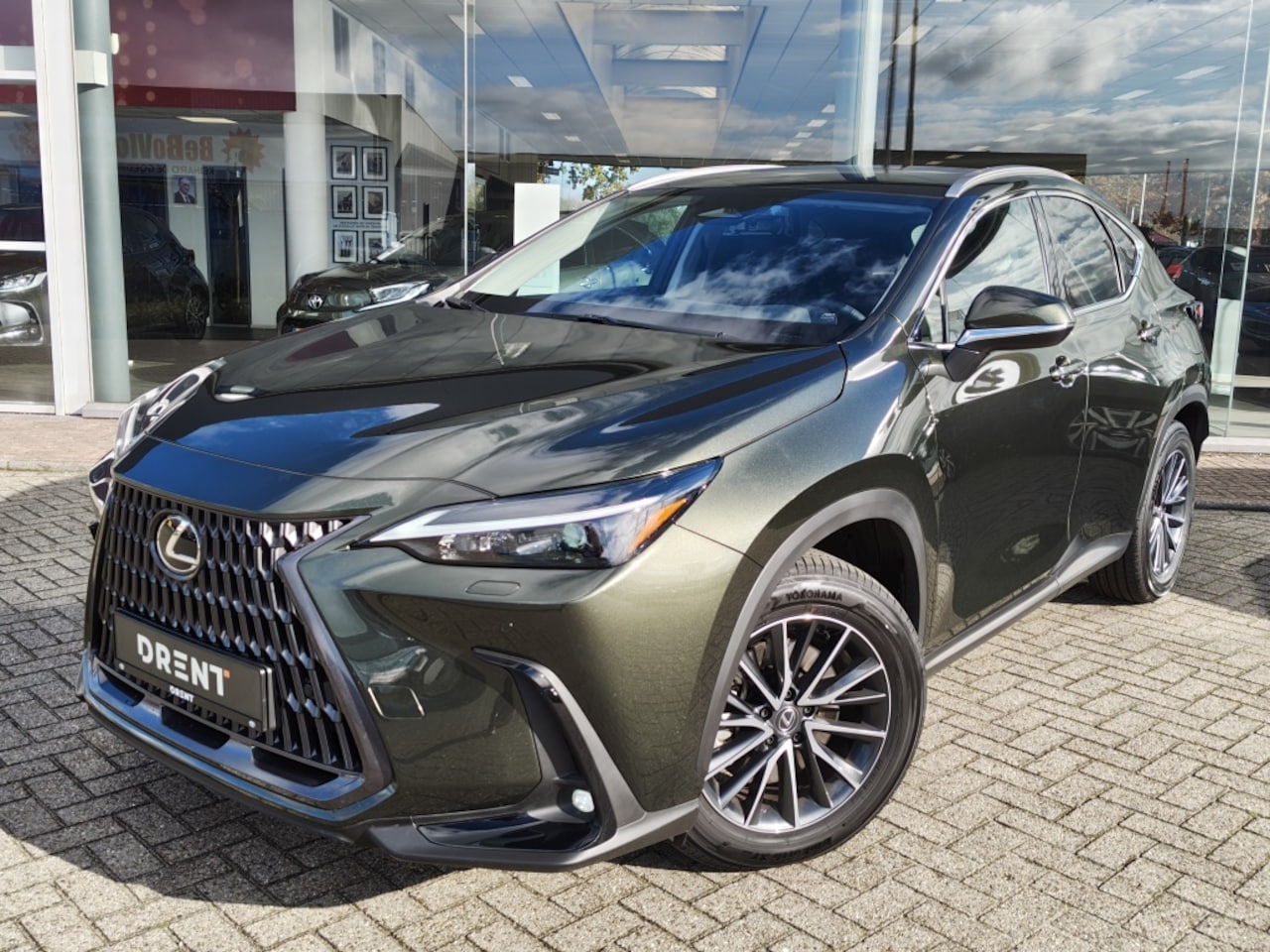 Lexus NX - 450h+ AWD Luxury Line | Trekhaak | Sensoren | Leder | Android Au - AutoWereld.nl