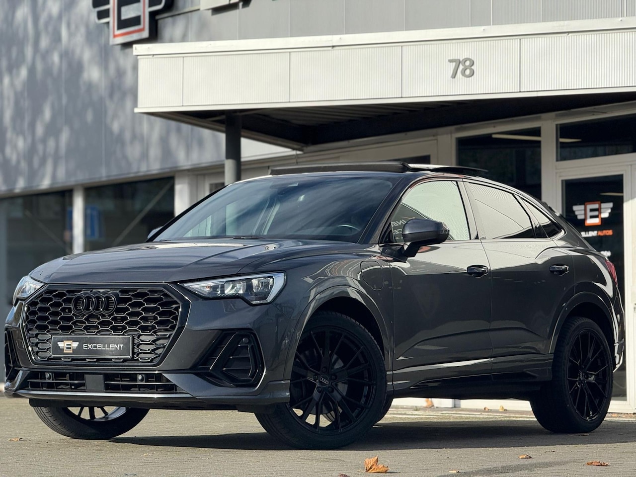 Audi Q3 Sportback - 45 TFSI e S Line | Black Edition | Panoramadak - AutoWereld.nl
