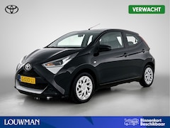 Toyota Aygo - 1.0 VVT-i x-play | Apple Carplay / Android Auto | Camera | Airco | Metallic Lak | 10 Jaar