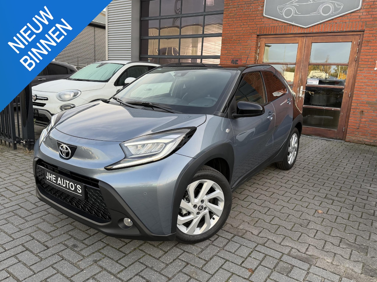 Toyota Aygo X - 1.0 VVT-i S-CVT Premium | LED | Keyless | Carplay | Stoelverwarming | Camera | - AutoWereld.nl