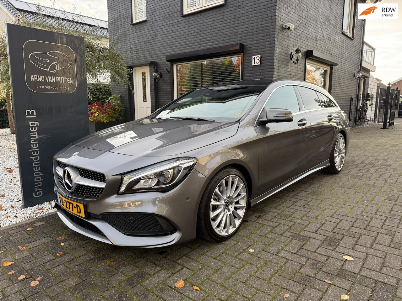 Mercedes-Benz CLA-klasse Shooting Brake - 200 d AMG Line - Panoramadak - AutoWereld.nl