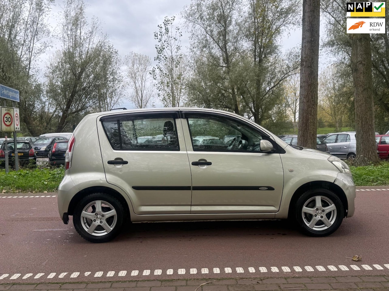 Daihatsu Sirion 2 - 1.3-16V Comfort AIRCO!APK2026!5DEURS!KOOPJE! - AutoWereld.nl