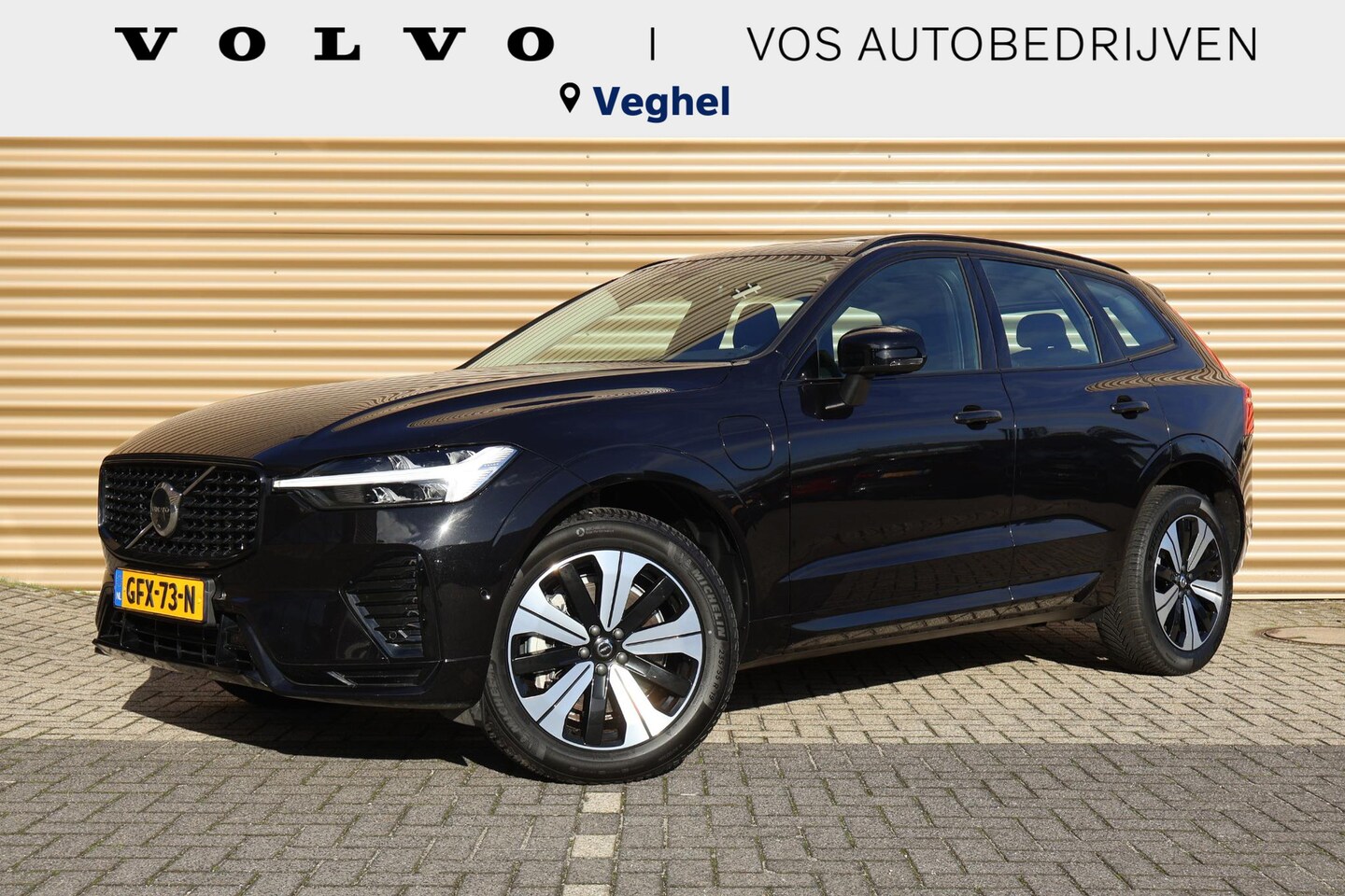 Volvo XC60 - 2.0 T6 Plug-in hybrid AWD Plus Dark l Trekhaak l 360 Camera l Pano - AutoWereld.nl
