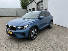 Volvo XC40 - B3 | 19" | Elek.verst.voorstoelen | Privacy Glas | Camera|Pas V/A