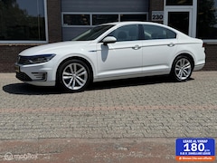 Volkswagen Passat - 1.4 TSI GTE DSG HEAD-UP/PDC/NAVI/AIRCO/LED