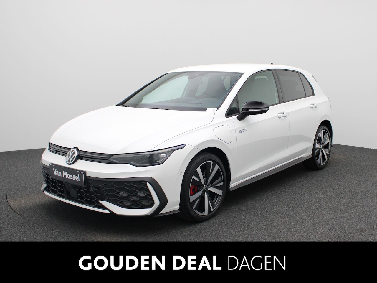 Volkswagen Golf - 1.5 eHybrid GTE 272 PK | Volledig Lederen Stoelen | 18 Inch Lichtmetalen Velgen | Bestuurd - AutoWereld.nl