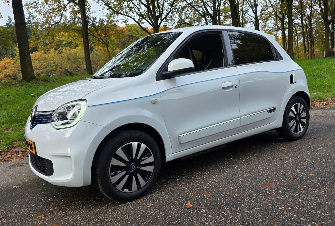 Renault Twingo Z.E. - R80 Intens NL Auto ! 25.601 KM ! - AutoWereld.nl