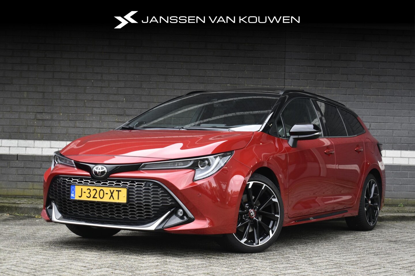Toyota Corolla Touring Sports - 2.0 Hybrid Business GR-Sport / Pano / Head-Up / Stoelverwarming / JBL Audio / LED - AutoWereld.nl