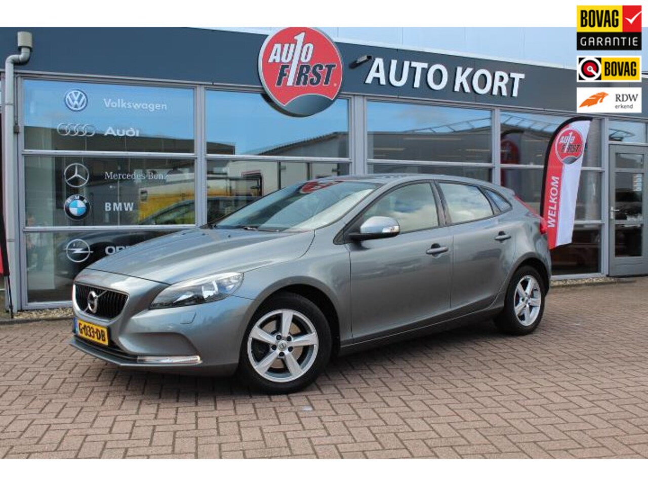 Volvo V40 - 2.0 T2 Momentum 2.0 T2 Momentum - AutoWereld.nl