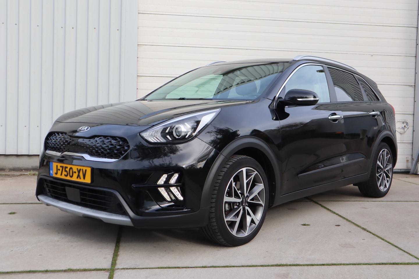 Kia Niro - 1.6 GDi Hybrid DynamicPlusLine 1Eigenaar  Navigatie / Camera / Carplay - AutoWereld.nl