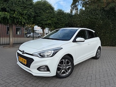Hyundai i20 - 1.2 (4 cil.), Apple CarPlay, AIRCO, Cruise Control, Navigatie, Achteruitrijcamera, DAB, Bl
