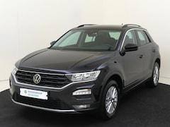 Volkswagen T-Roc - 1.5 TSI Style | Trekhaak | Achteruitrijcamera | Parkeersensoren | Adaptieve cruise control