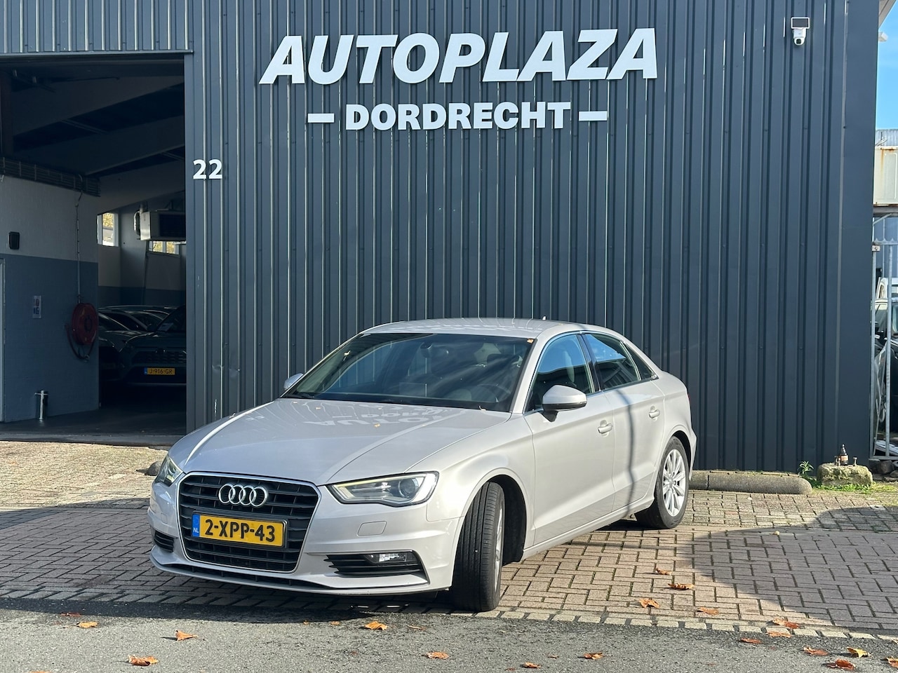 Audi A3 Limousine - 1.4 TFSI CoD Ambition Pro Line Plus 1.4 TFSI CoD Ambition Pro Line Plus - AutoWereld.nl