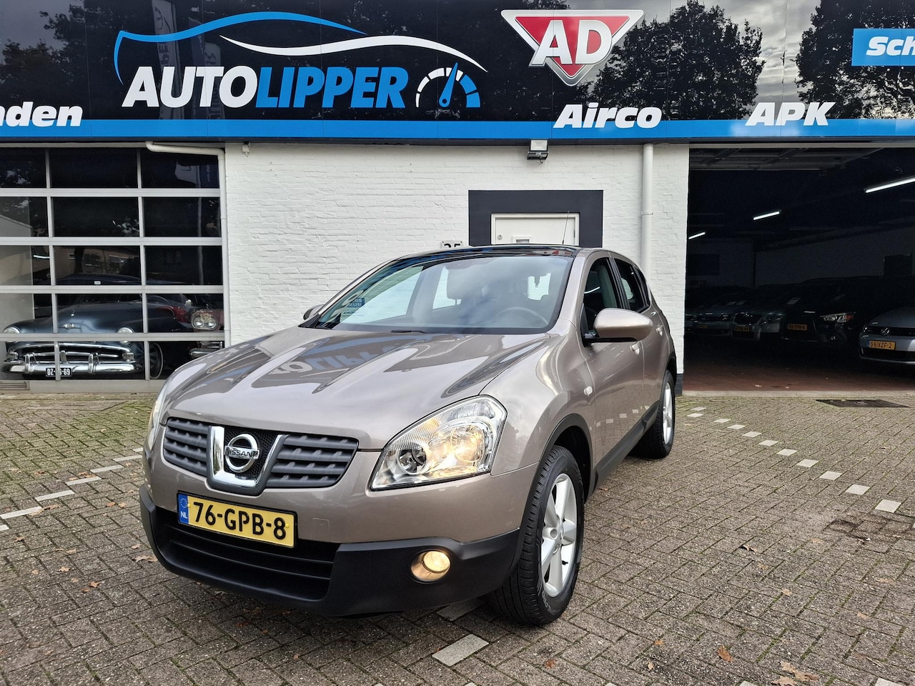 Nissan Qashqai - 2.0 Tekna Pack /Automaat/Lm velgen All season banden/Trekhaak - AutoWereld.nl