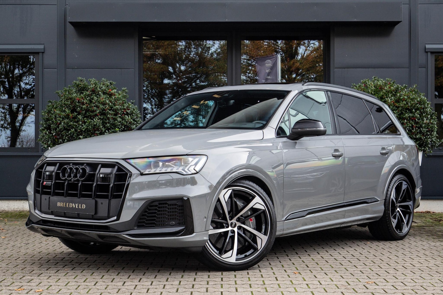 Audi SQ7 - 4.0 TFSI quattro 7p Keramisch, Nardo grey, 2022 - AutoWereld.nl