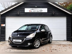 Peugeot 208 - 1.2 PureTech Style Pack-Clima-Trekhaak-Cruise-Navi-LED