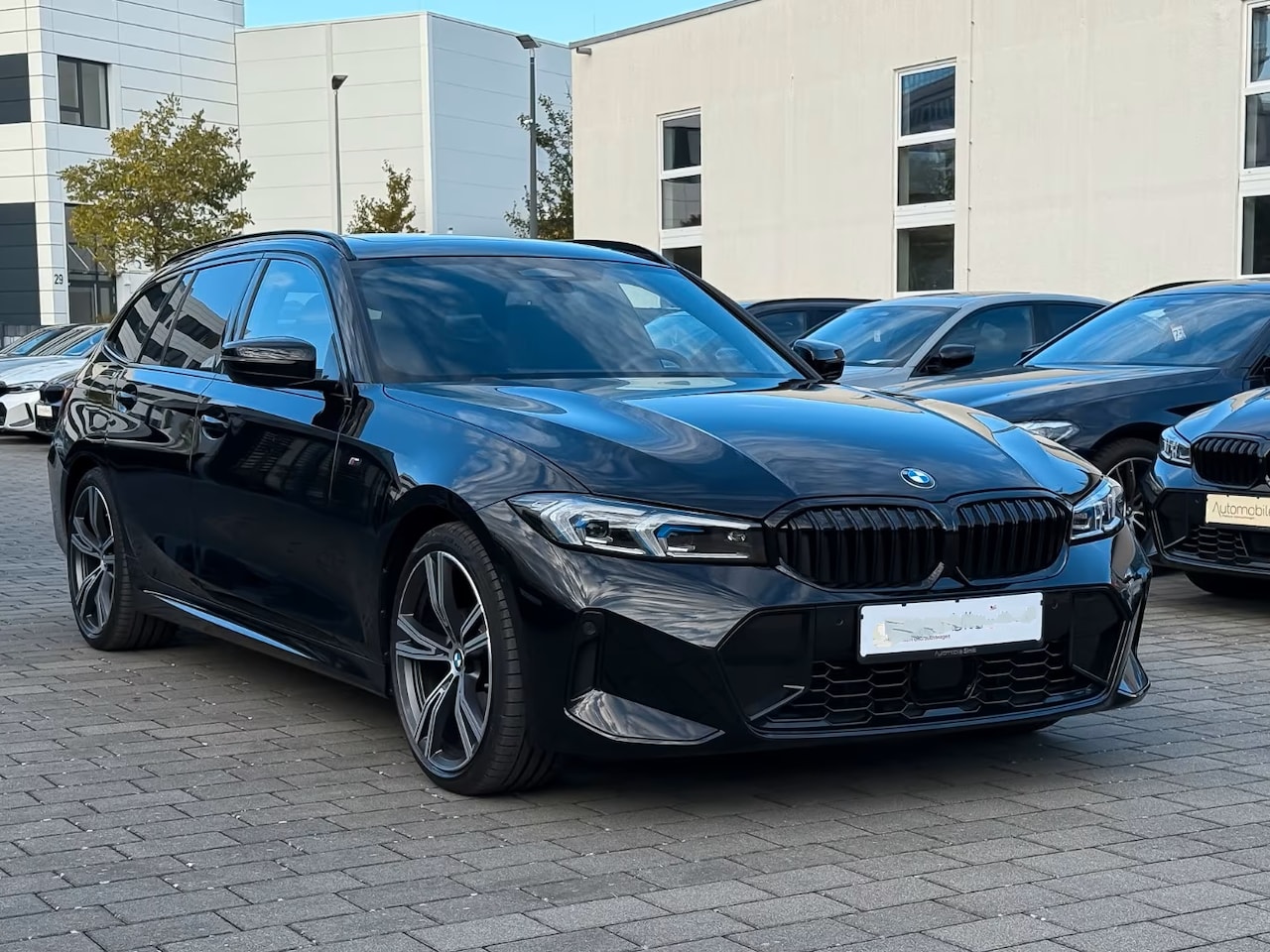BMW 3-serie Touring - 320d xDrive M-SPORT ** LED, NAVI+, LEDER, PANORAMA, H&K, HuD, TREKH, 19-inch LMV ** 1e EIG - AutoWereld.nl