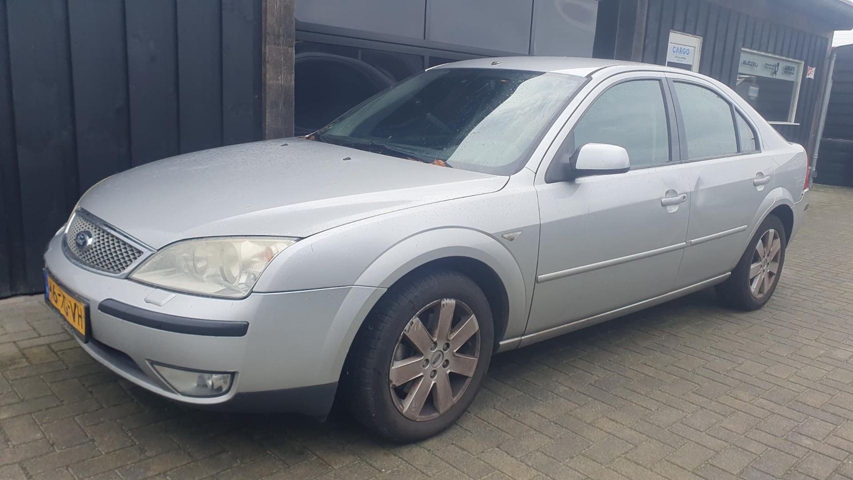 Ford Mondeo - 2.0-16V Futura *AUTOMAAT* - AutoWereld.nl