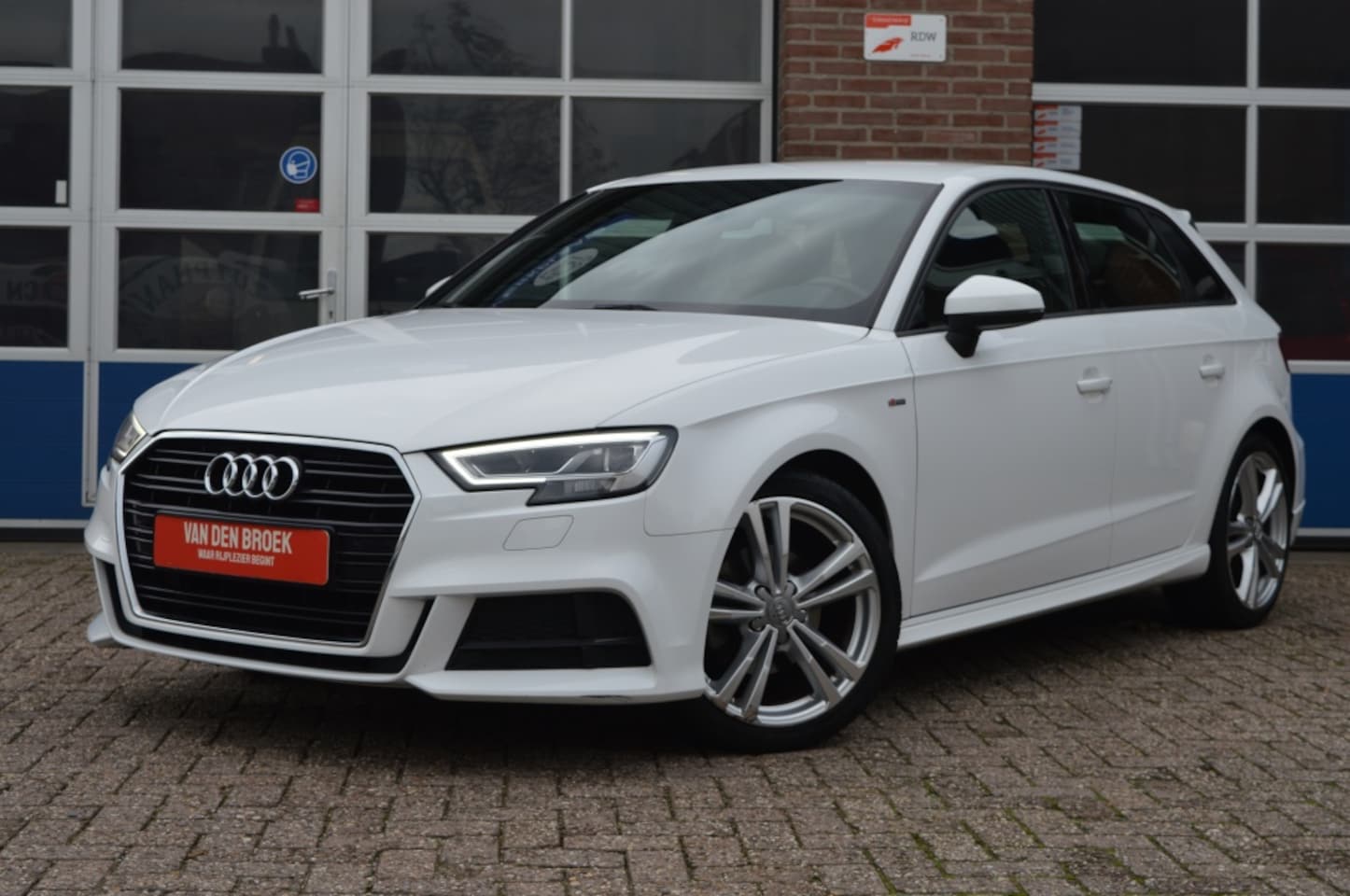 Audi A3 Sportback - 1.0 TFSI | S-Line - CARPLAY - NAVI - AutoWereld.nl