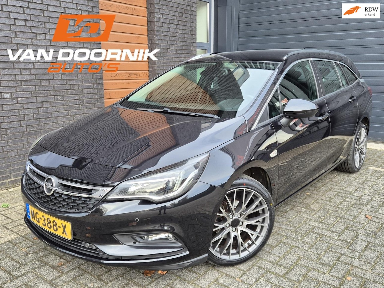 Opel Astra Sports Tourer - 1.0 Business+ Navigatie/Carplay/Cruise Control/Parkeersensoren - AutoWereld.nl