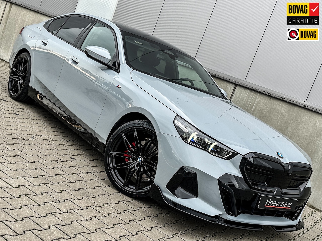BMW 5-serie - 520i M-sport 21Inch Performance H&K Carbon Pano Brooklyn - AutoWereld.nl