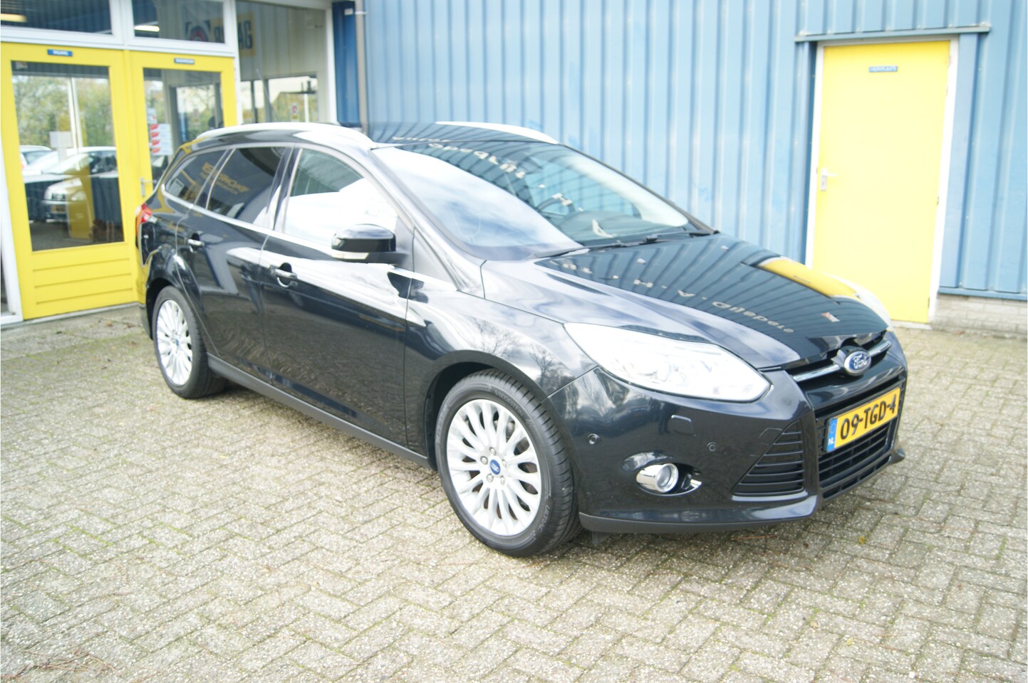 Ford Focus Wagon - 1.6 EcoBoost Titanium 1.6 EcoBoost Titanium, Leer, Xenon, 180 pk!!!, Nieuwe APK!!! - AutoWereld.nl